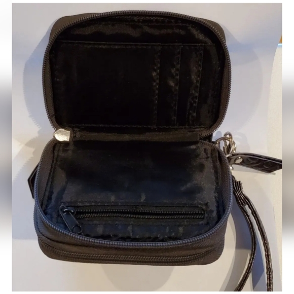 Guess Brown Wristlet Card Holder Wallet 5 X 4 - Picture 3 of 8